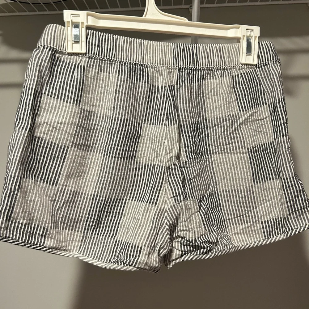 Madewell Black and White Striped Shorts - Picture 2 of 4